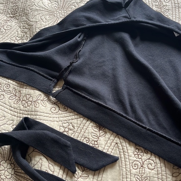 Organic Basics Core Rib Wrap Crop Top - Picture 6 of 6